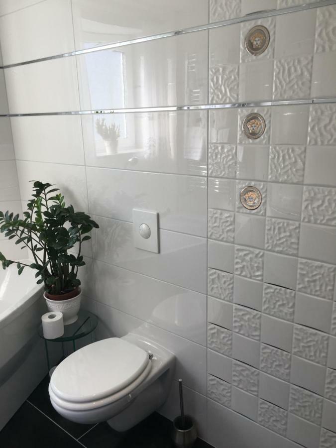 5 Sterne Ferienwohnung Cattaleya Emden Exterior foto